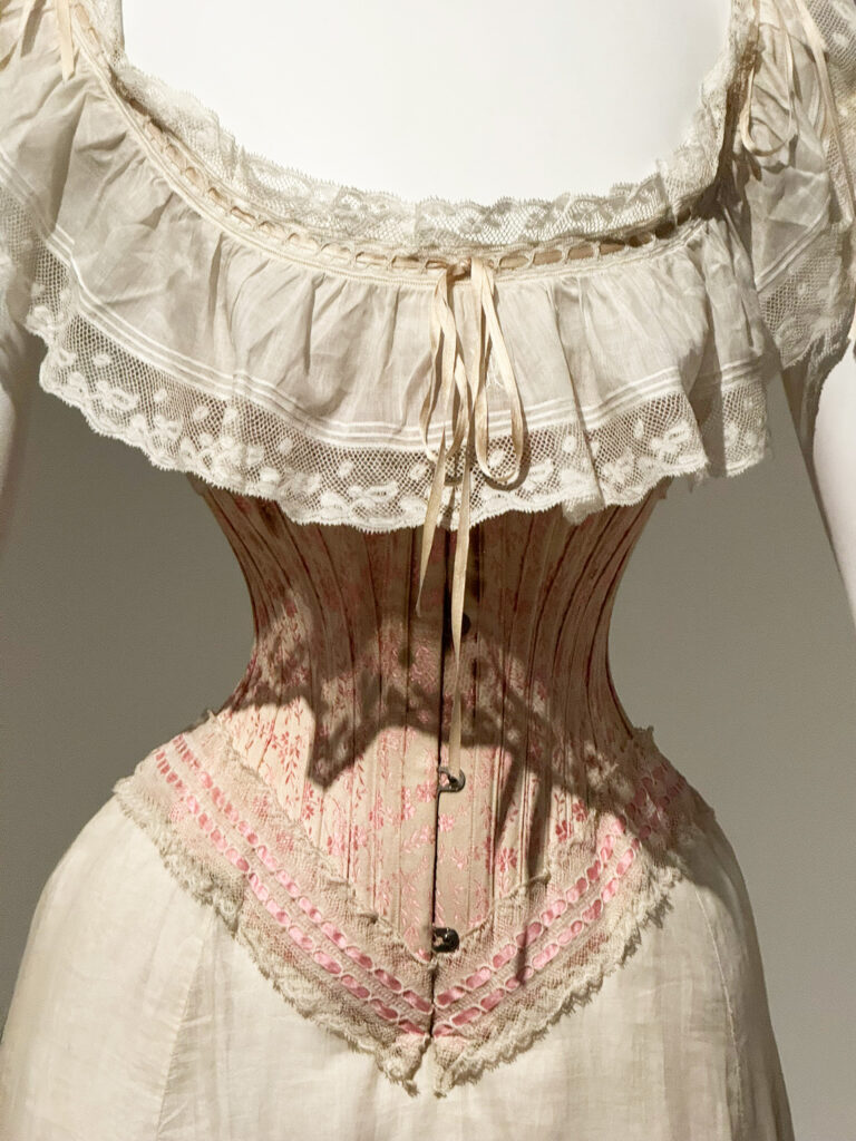 アール・デコ展 アールヌーボードレス